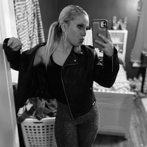 Meet your Posher, Whitney